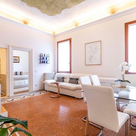 Ca' Pestrin Suite House - San Marco Square Venezia Esterno foto